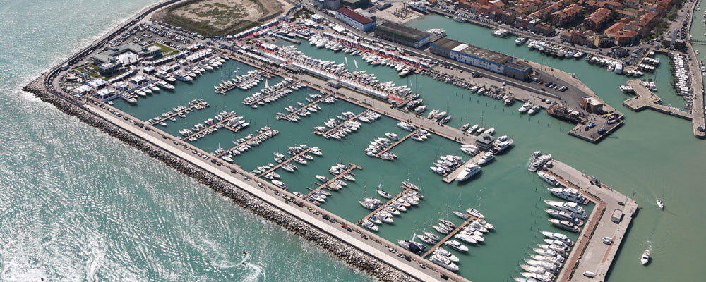 Porto turistico dei Cesari - Ormeggi e posti barca Porto turistico dei Cesari - Ormeggi e posti barca