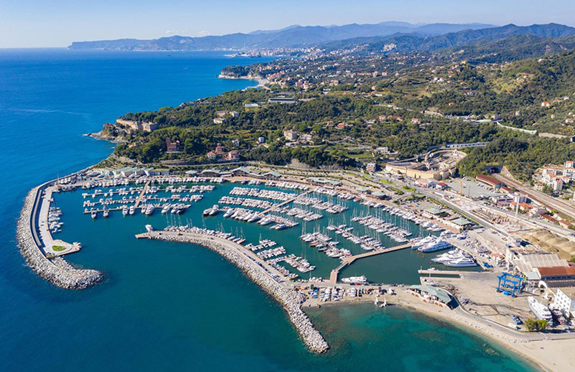 Porto turistico di Varazze - Ormeggi e posti barca Porto turistico di Varazze - Ormeggi e posti barca
