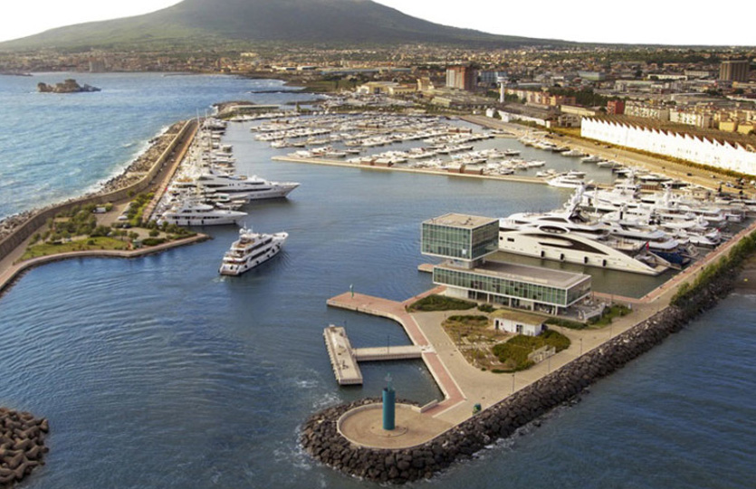 Porto turistico di Stabia - Ormeggi e posti barca Porto turistico di Stabia - Ormeggi e posti barca